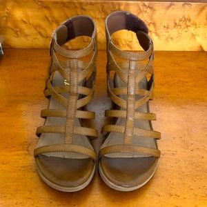 Mia Girls Sandals EUC size 3